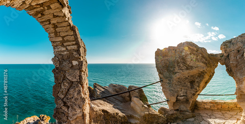 Alte Ruinen an den Klippen von  Kap Kaliakra