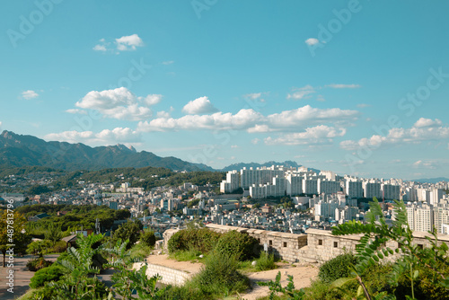 Canvas Print Panoramic view of Naksan Park fortress and mountain and Seongbuk-gu downtown in