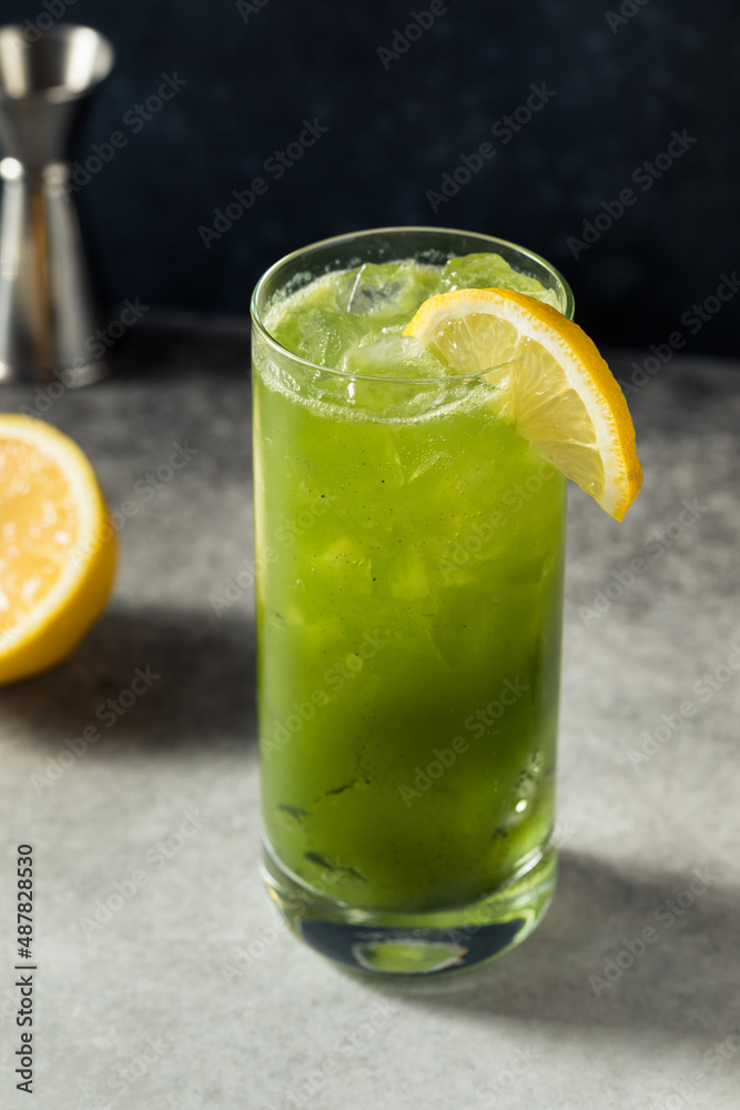 Fototapeta premium Refreshing Cold Matcha Whiskey Highball