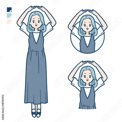 ノースリーブワンピースを着た若い女性が腕でまるを作っているイラスト