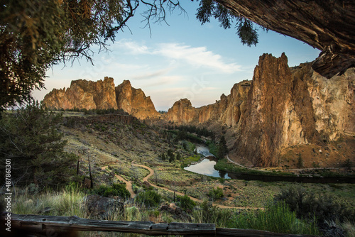 Smith Rock scenic river viewpoint at sunrise