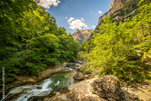 Ara river in the Ordesa valley on a sunny day. © Pablo Eskuder