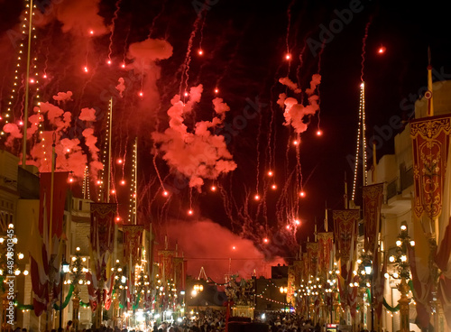 Φωτογραφία Flares Descend over a decorated village feast in Zurrieq in Malta