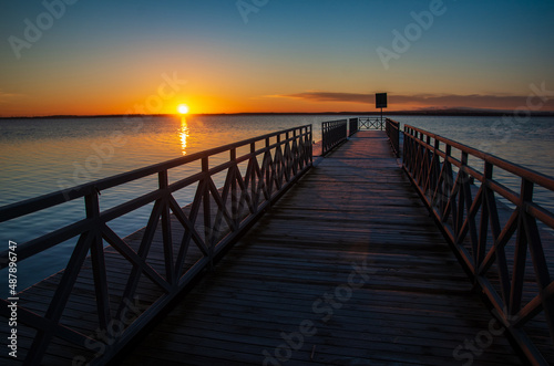 Sunrise Lake Port Promenade © zmarcin