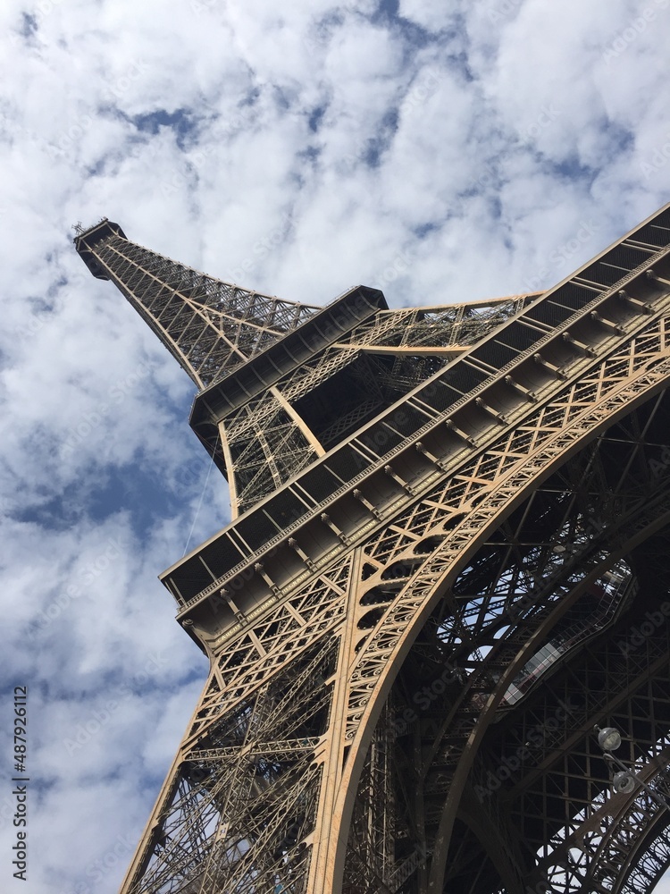 Fototapeta premium Eiffel Tower Up Close
