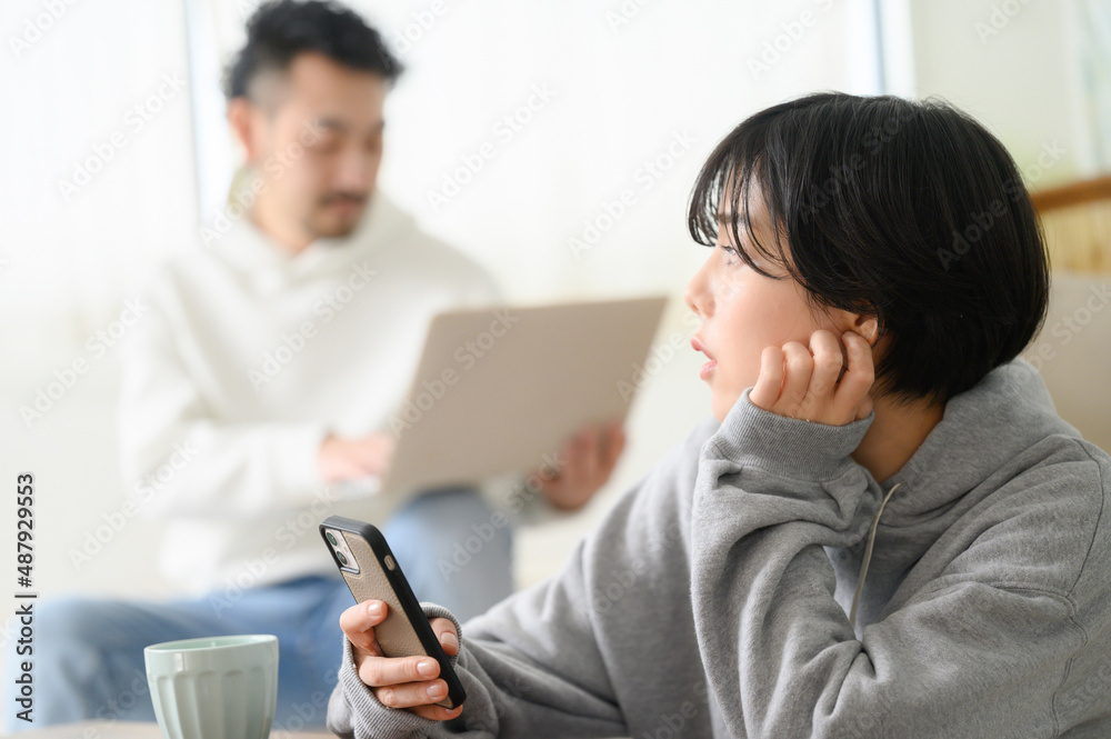Couples and couples who are too busy to see each other. Couples and couples who are too busy to see each other.