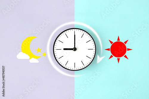 時間の経過イメージ―時計と紙飛行機のピクトグラム