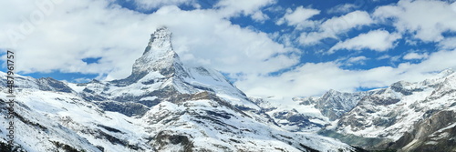 Das Matterhorn mit einer beeindruckenden Wolkenfahne © fotoping
