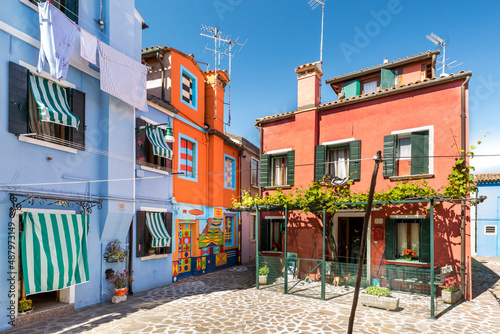 Bepis buntes Haus in der Innenstadt der Insel Burano bei Venedig © Sonja und Gerald