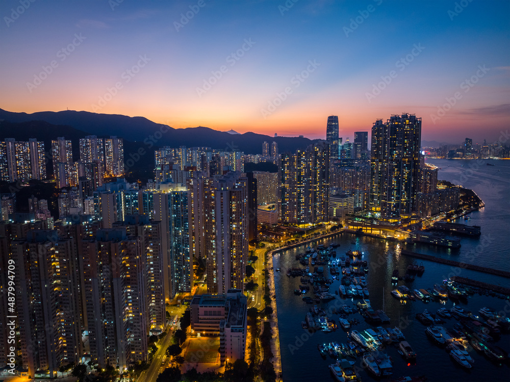 Obraz premium Drone fly over Hong Kong city sunset