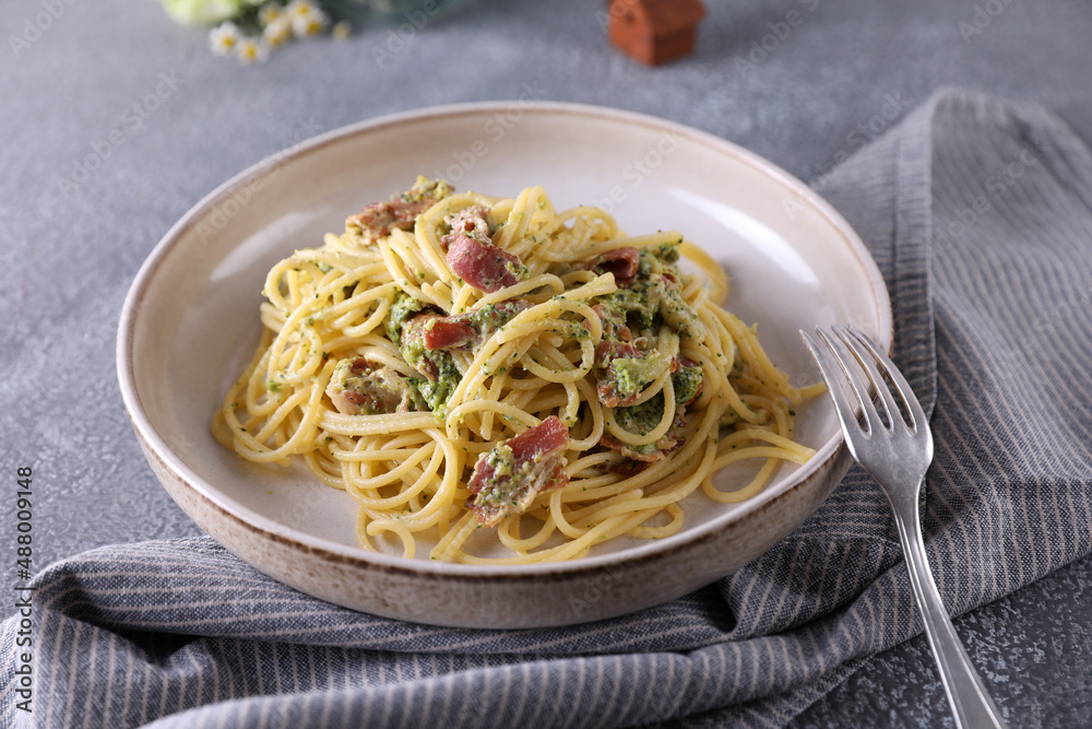 Gluter Free Spaghetti with Broccoli and Bacon