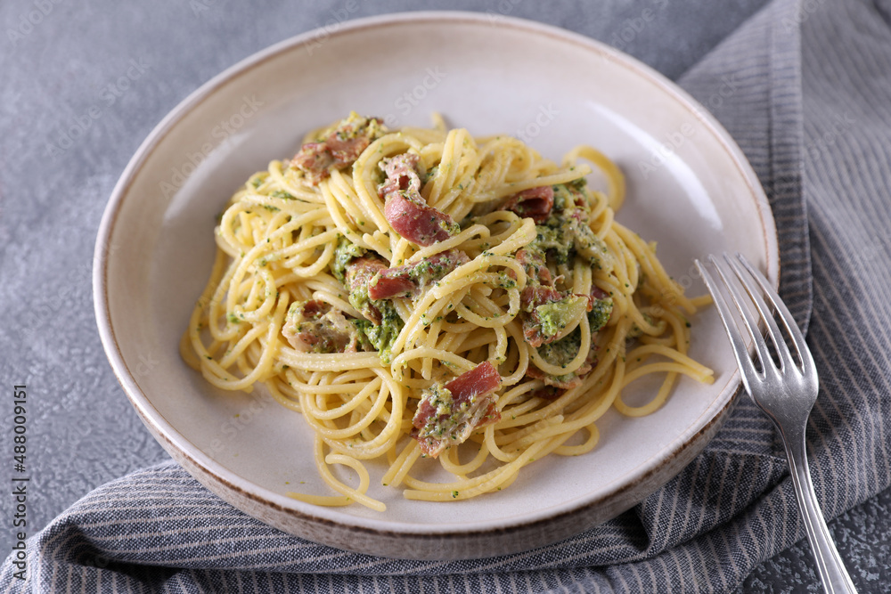 Gluter Free Spaghetti with Broccoli and Bacon