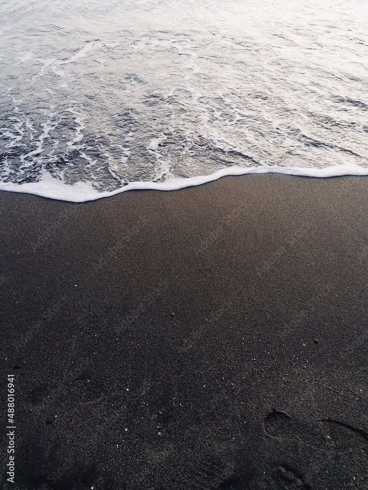 Obraz premium Walking on the sand