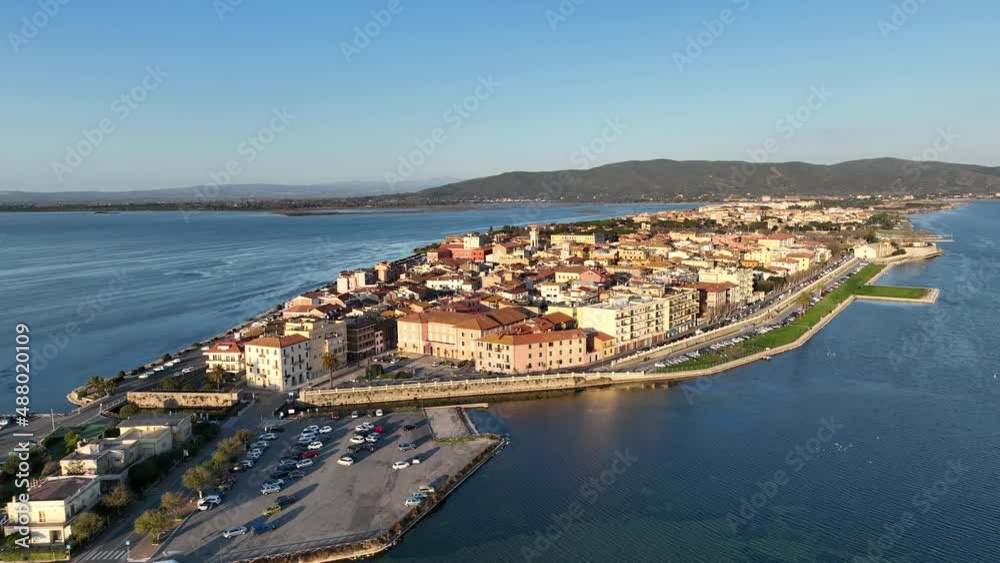 Laguna di Orbetello in Toscana, Italia.
Vista aerea ripresa da drone, del borgo e della laguna che affaccia sul Monte Argentario. Laguna di Orbetello in Toscana, Italia.
Vista aerea ripresa da drone, del borgo e della laguna che affaccia sul Monte Argentario.