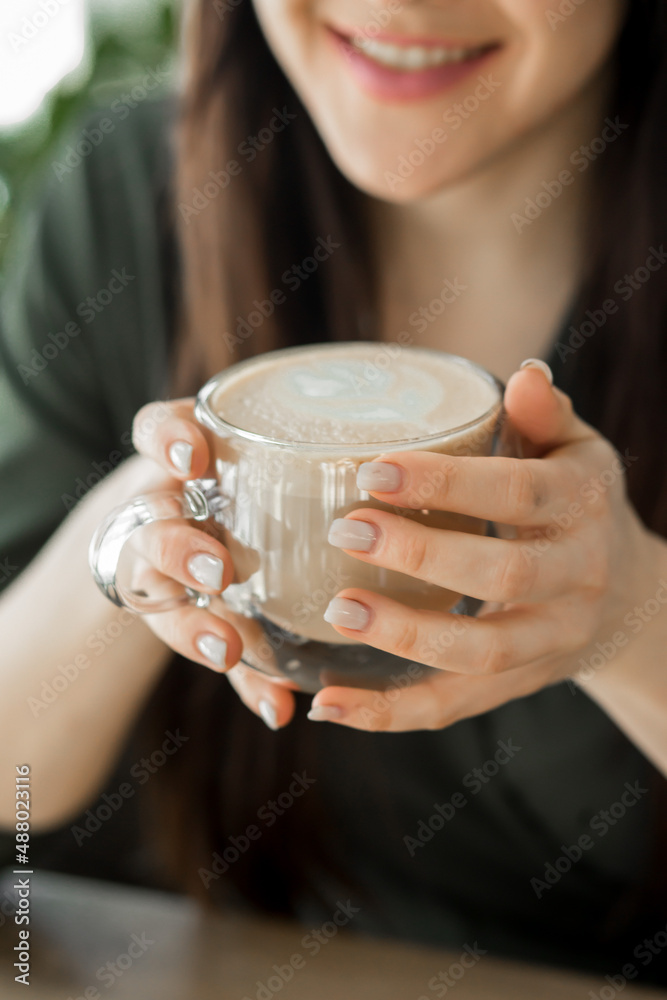divchyna v kafe, vidpochynok vid roboty, kava, kapuchino..53 / 5 000..Результаты перевода..girl in a cafe, rest from work, coffee, cappuccino divchyna v kafe, vidpochynok vid roboty, kava, kapuchino..53 / 5 000..Результаты перевода..girl in a cafe, rest from work, coffee, cappuccino