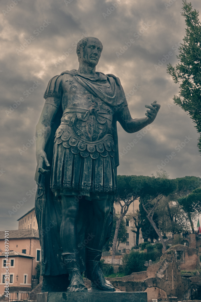 Fototapeta premium statue of a person