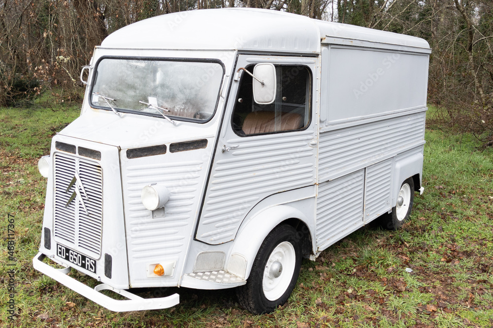 Citroen tube hy type h retro vintage french historical car panel van  ancient Photos | Adobe Stock