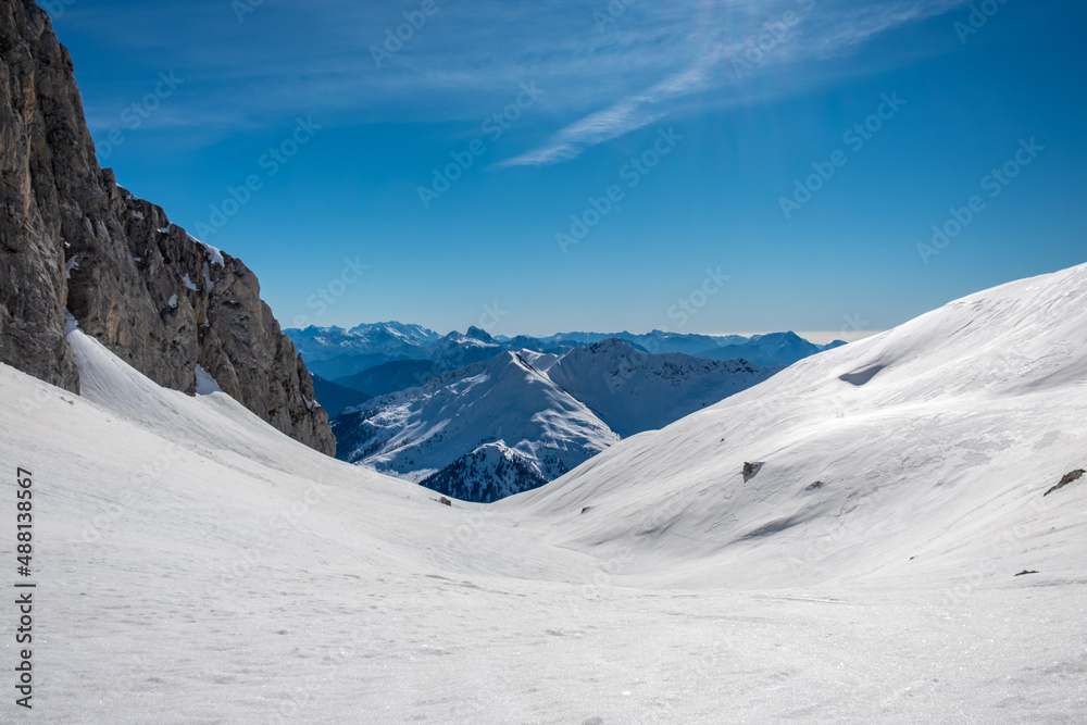 Obraz premium Ski mountaineering in the valley of Chianevate, Carnic Alps, Friuli-Venezia Giulia, Italy