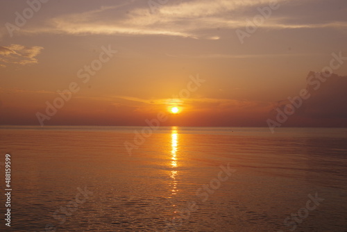 モルディブ　ディフューシ島の夕日 © 旅祐