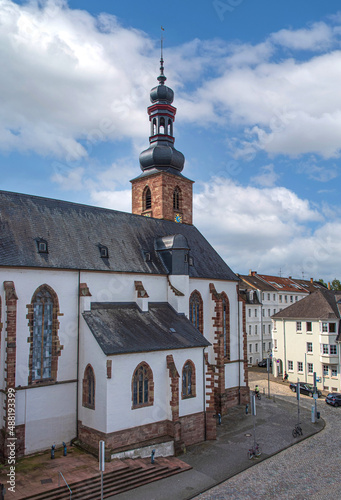 Saarland Saarbrücken: Schlosskirche im Stadtteil Alt-Saarbrücken. Erbaut im 11. Jahrhundert.
Saarland Saarbrücken: Castle Church in the district of Alt-Saarbrücken. Built in the 11th century.
