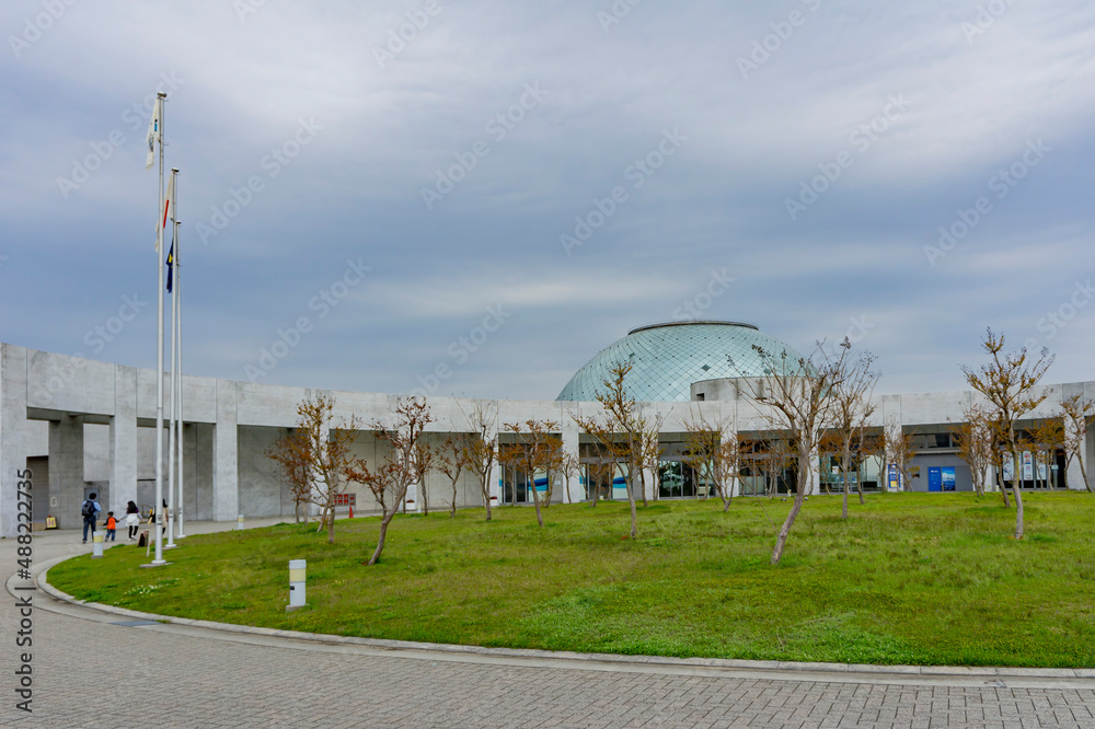 Overcast exterior view of the Osaka Maritime Museum
