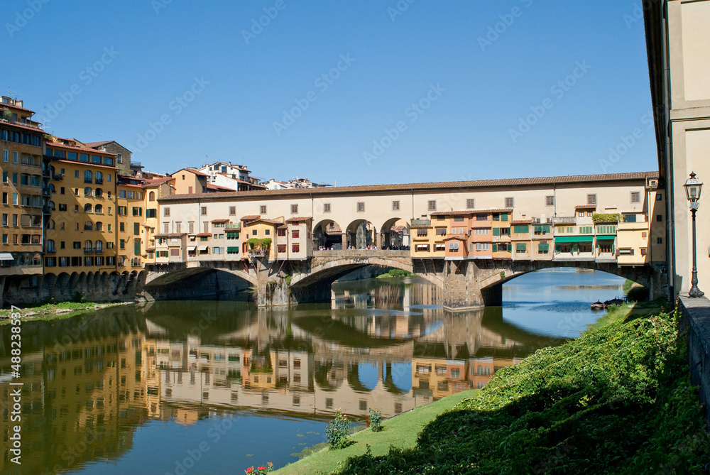 Ponte Vecchio across the Arno river in Firenze
