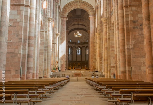 Innenansicht vom Dom in Speyer