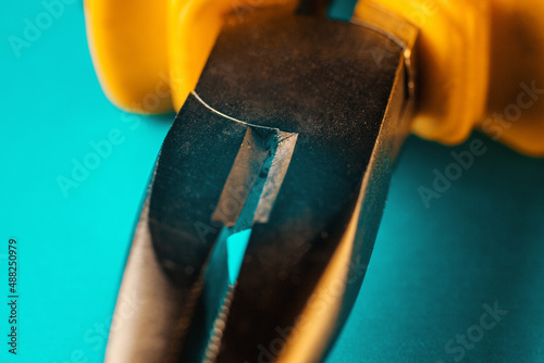 pliers