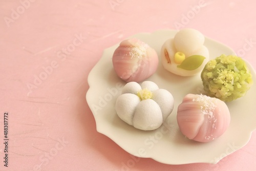 Konstfotografi 春の和菓子5つ