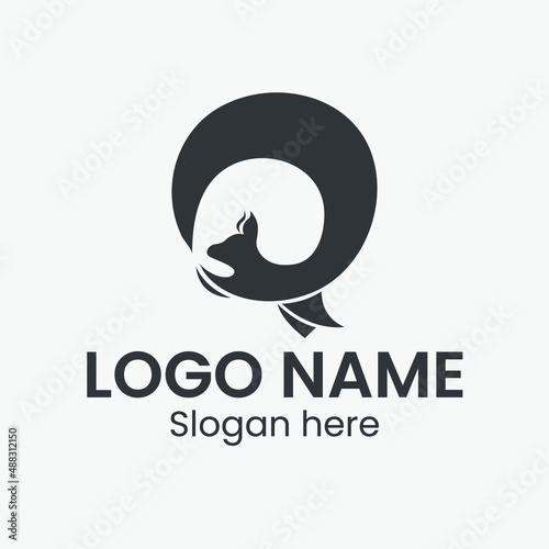 the squirrel ran and jumped logo vector