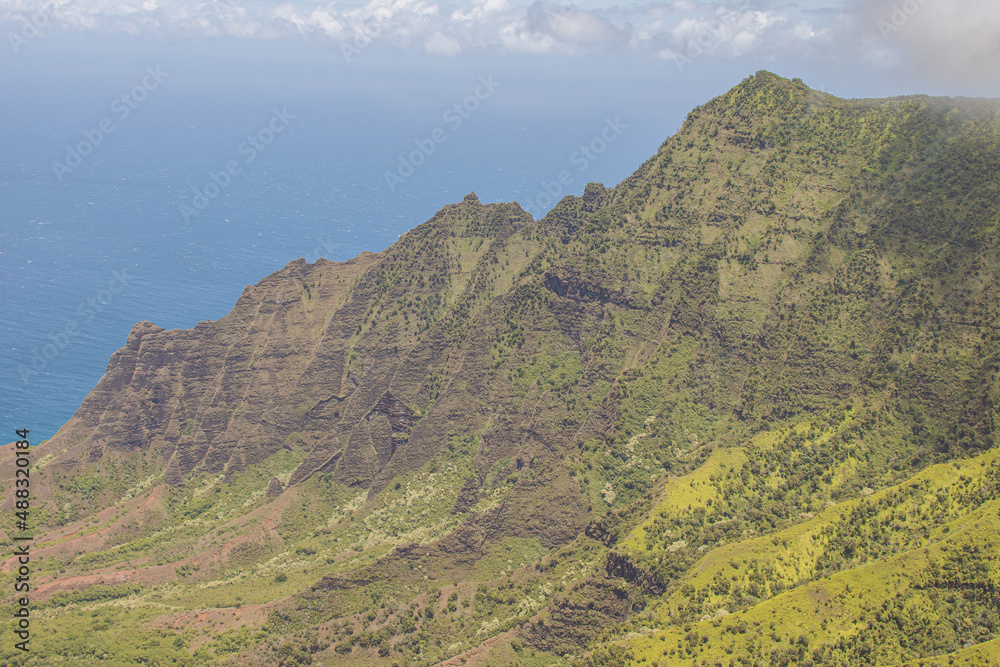 Obraz premium Panoramic top view from Napili valley in Kauai, Hawai