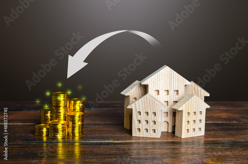 Houses generate income. Rental business. Property tax collection. Real estate investment. Purchase and resale of apartments. Profit and savings. Property valuation, sale of assets.