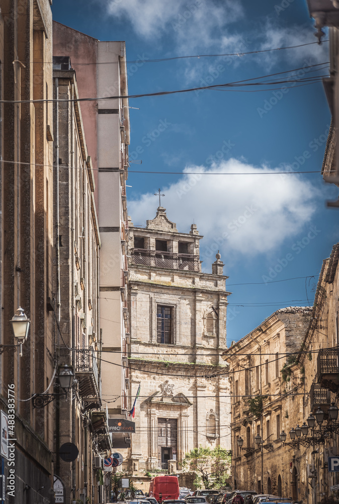 Obraz premium Old Enna City Centre and Santa Chiara Church in the Background, Sicily, Italy, Europe