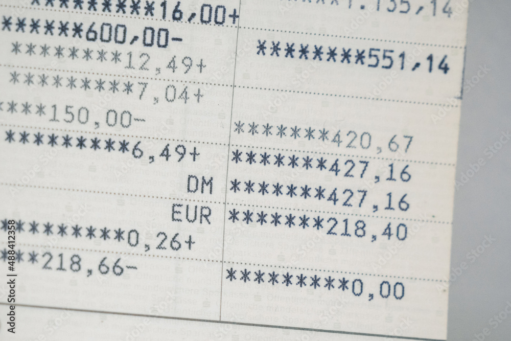 Verschiedene Einträge eines Sparbuches zur Zeit der Euro-Umstellung Verschiedene Einträge eines Sparbuches zur Zeit der Euro-Umstellung