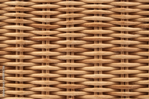 Foto a fragment of a basket made of willow twigs or garden furniture, texture