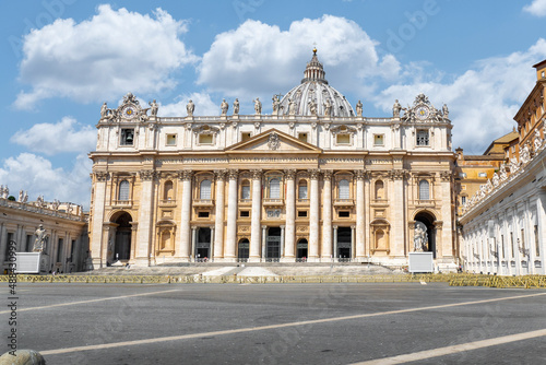 saint peter's basilica in vatican 