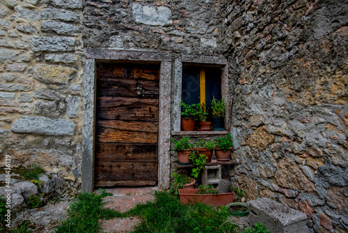 Fototapeta Naklejka Na Ścianę i Meble -  2021 09 05 Selva di Progno door and window 1