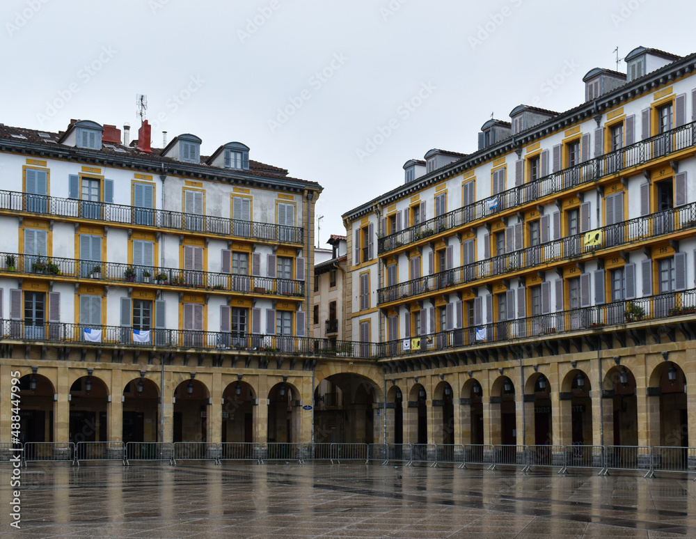 La plaza de a constitucion - San Sebastian (Donostia) - Espagne