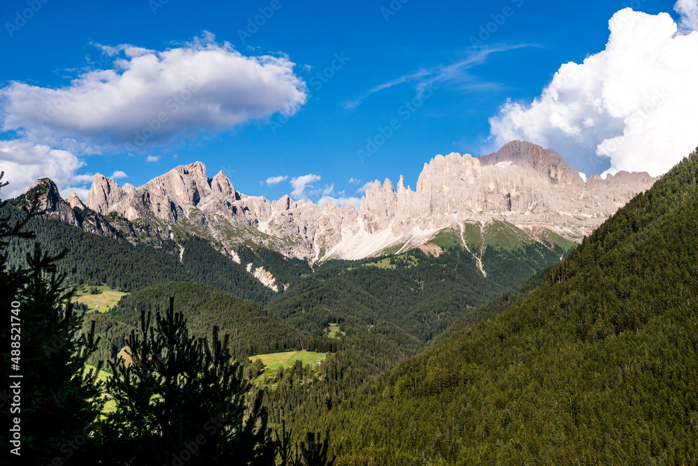 Italy, South Tyrol, Scenic view of Rosengartenspitze and Vajolet Towers in Fassa Valley