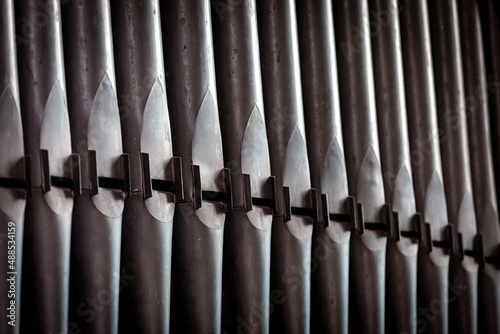 Fotografia A full frame photograph of church organ pipes