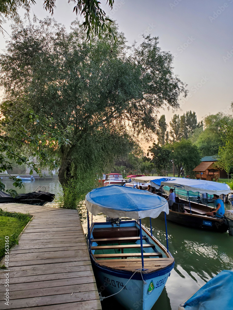 Obraz premium boats on the river