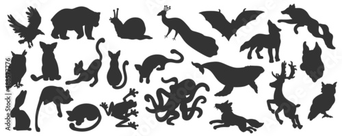 Vector isolated silhouette set of wild animals © 4eka