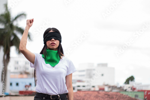 Tableau sur toile blindfolded girl at demonstration for legal abortion