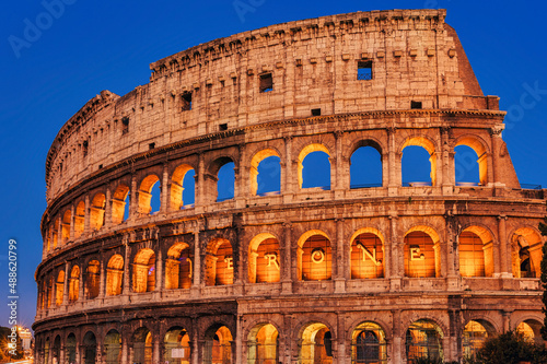 Obraz na plátně The Colosseum at Dusk in Rome, Italy