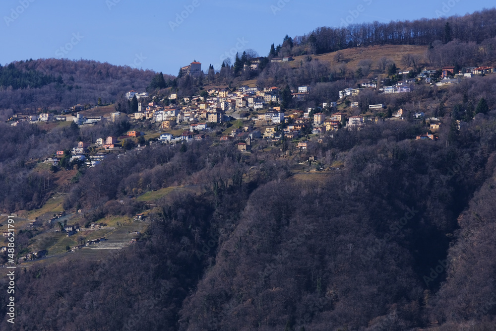 Il nucleo urbano di Cademario in Canton Ticino, Svizzera.