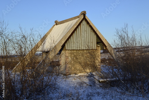 old wooden house © Oleg