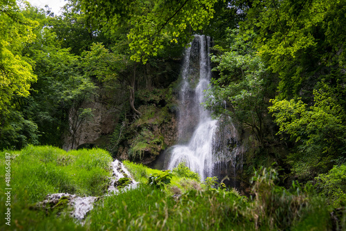 Wasserfall bei Bad Urach am Albanstieg der Schw  bischen Alb