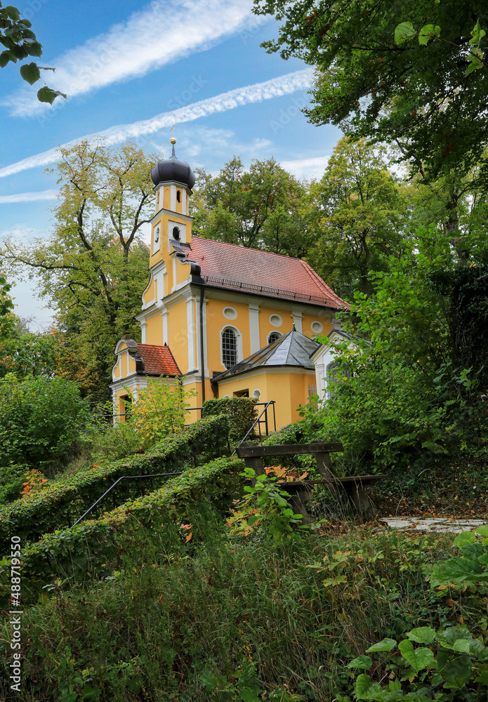 Blick auf die Kalvarienberg Kapelle in Donauwörth, Bayern, Deutschland