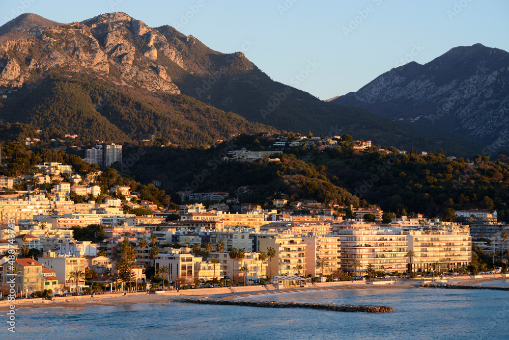 lever du jour sur Roquebrune-Cap-Martin - Alpes-Maritimes Côte d'Azur