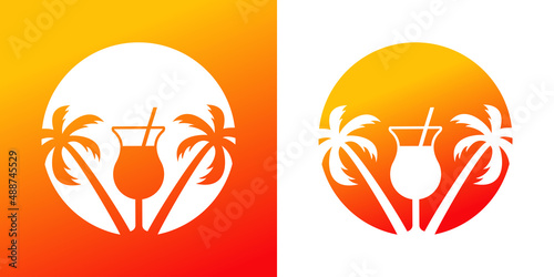 Beach Bar. Logotipo con silueta de copa de cocktail con 2 palmeras en espacio negativo en círculo en fondo anaranjado y fondo blanco
